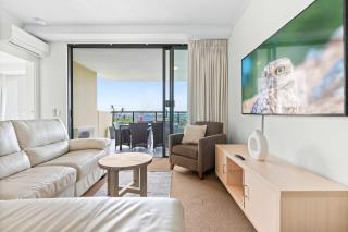 Central 2-Bed Apartment with River Views - 8