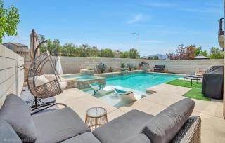 Dream Villa - 2 Big master Bedrooms! Strip view! - 0