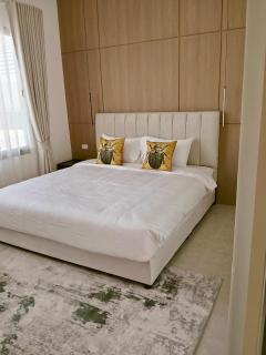 Private designer pool villa in a prime location - 7