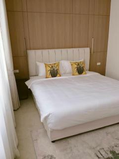 Private designer pool villa in a prime location - 1