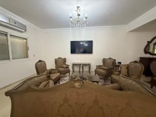 Full Private House Near Airport, Al Rehab 2 Cairo - 7