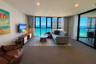 Amazing Ocean View Apartment in Surfers Paradise - 8