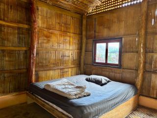 Sunny Jungle Waterfall Retreat - 8