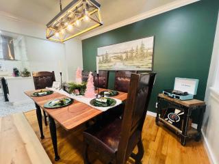 2 Mstr King Suites Lux Kitchen Games Location! - 2