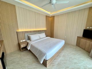 Rusa by The Lake - 4