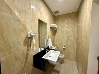 Rusa by The Lake - 7