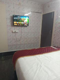 Ground Floor 2BHK Tirupati Homestay Parking & WiFi - 9