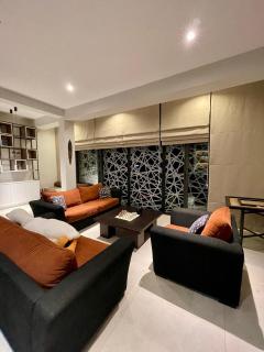 Cozy homestay in Thalawathugoda with pool, entertainment & more! - 4