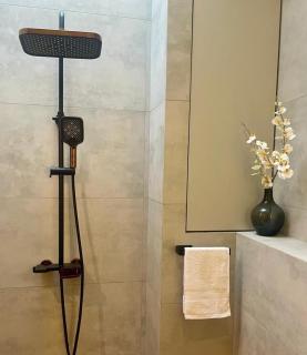 Cozy homestay in Thalawathugoda with pool, entertainment & more! - 2