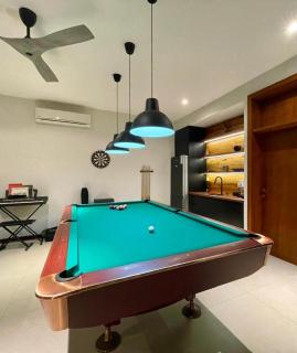 Cozy homestay in Thalawathugoda with pool, entertainment & more! - 1