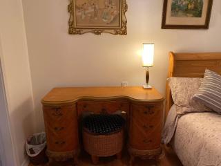 Spacious + Private 1 Bedrm Garden Suite near Ocean - 3