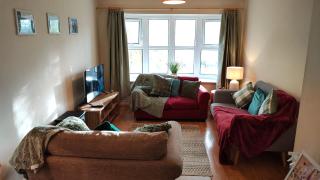 Willow View- Family & Contractor Home - Sleeps up to 5 Adults - Free Parking- Riverside Views - 6