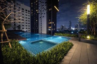 2BR Modern Condo Office Room Sofa Bed Pool Gym - 8