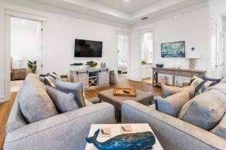 Gulf Coast Getaway home - 6