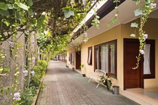 Urbanview Hotel Syariah Griya Asri Patran near Tugu Station - 4