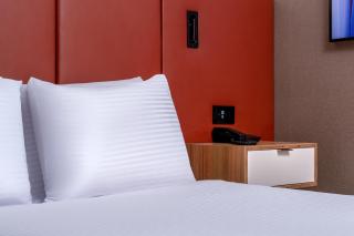 Best Western Premier Hidden Hills Hotel - 2