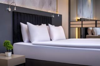 Best Western Premier Hidden Hills Hotel - 9