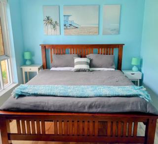 Sun-Filled Family Getaway Falcon Beach Living - 6