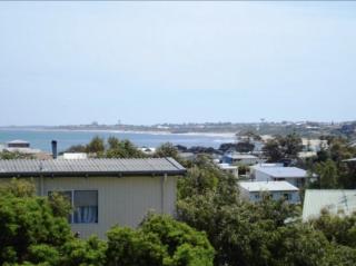 Sun-Filled Family Getaway Falcon Beach Living - 2