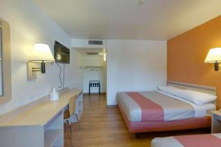 Shasta Vista Inn & Suites - 5