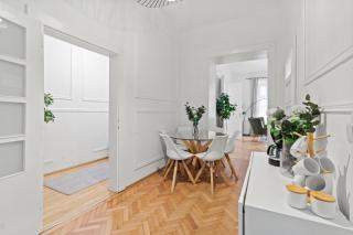 2 Minutes from the U1 - long-stay comfort for expats - 1