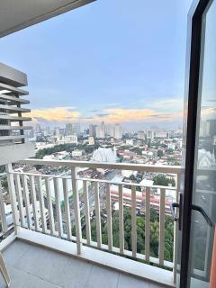 NM 1BR Condo with Balcony at Horizons 101 - 5