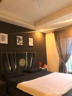 Lavish 1BHK Apartment By Bahria Guest Rooms - 9