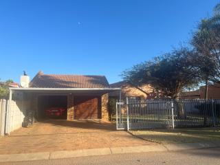 Centurion Family Home - 9