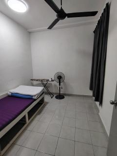 Sadiyra Homestay next to Alamanda Mall, Netflix & Wifi - 6