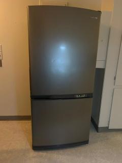 Airport Vancouver Private Rooms - Transit at Doorstep, Free Parking & Fast Wi-Fi - 2