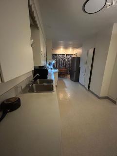 Airport Vancouver Private Rooms - Transit at Doorstep, Free Parking & Fast Wi-Fi - 5