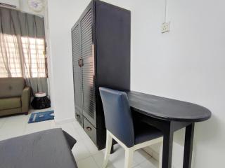 Cozy Home near Airport, & Bayan Lepas Industrial - 2