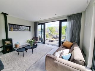 Luxurious detached water villa with jetty - 5