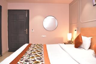 Qotel Comfort Golden Saffron Punjabi Bagh - 2