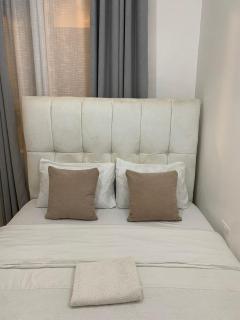 Metro Retreat 2-Bedroom Furnished Apartment - 1