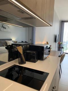 Ellipse Luxurious Tamarind Green Studio Experience - 2