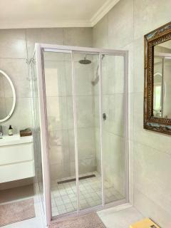 Cotswold Guest Homes - 5