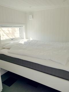 Quiet stay near the beach with patio and grill - 2