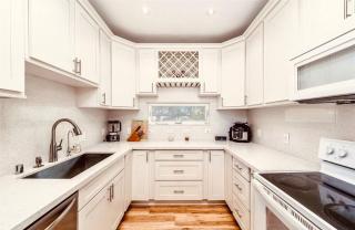 Coconut Beach House - 4