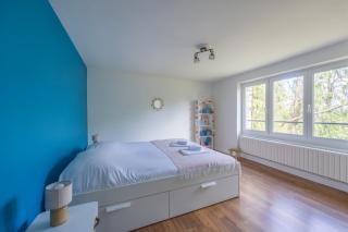 Country House parking & large garden - 4