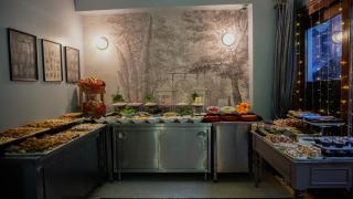 Raymond Hotel Old City - 2