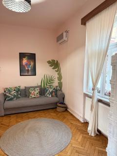 Old Town City Center Apartments - 8