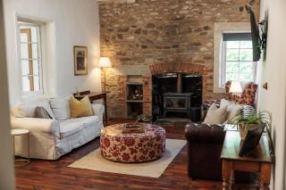 Thedell Cottage - A Boutique Heritage Escape - Auburn - 6