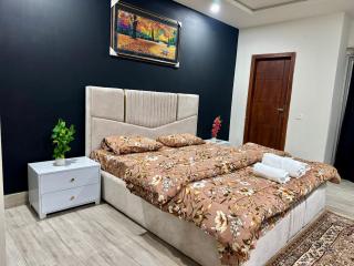 Aesthetics Stays One Bedroom - 2