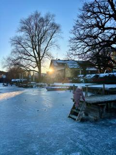 Snug Stays 1 I 3-Zimmer Design Apartment am See mit Garten I Home Office I Highspeed Wifi - 2