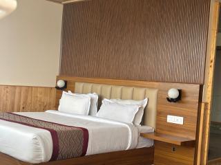 Wisteria Crystal Manor - 9