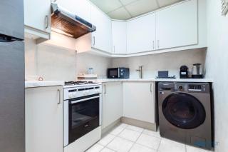 Lovely 1BR in Scala Tower with Canal & Burj View - 9