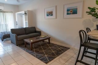 2x Studio Apartments in Islington each with AC, Bathroom, Kitchen, Laundry, Balcony and Wifi - 2