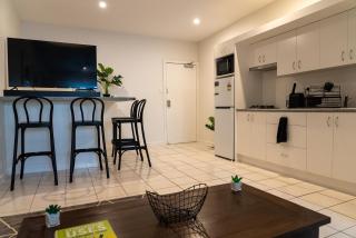 2x Studio Apartments in Islington each with AC, Bathroom, Kitchen, Laundry, Balcony and Wifi - 1