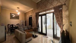 Villa Asri in Sentul Syariah khusus untuk keluarga dan pasangan menikah - 1